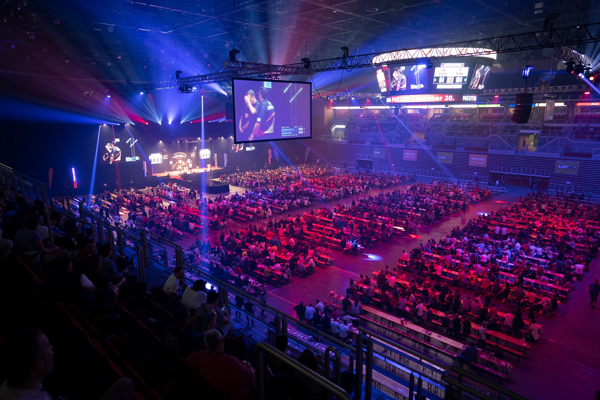 Kegyetlen bulit toltak a darts világbajnok sportolói IPOLYINFO