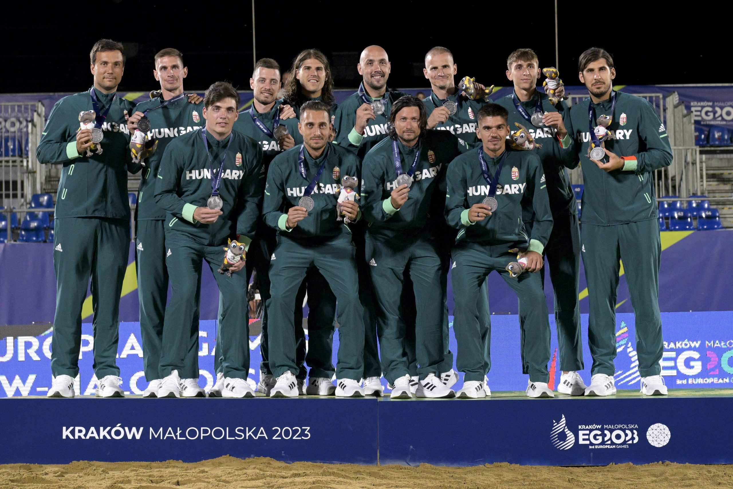 Equipo Tarzán Beach Hand gana medalla de plata – IPOLYINFO