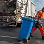 Akadozik a szemétszállítás Vácon, több utcában hetek óta nem ürítették a kukákat