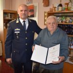 Megható látogatással tisztelegtek a rendőrök a 90 éves Tőzsér András előtt